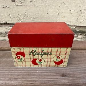 Vintage Ohio Art Co. Metal Recipe Box...with recipes! 👩🏻‍🍳